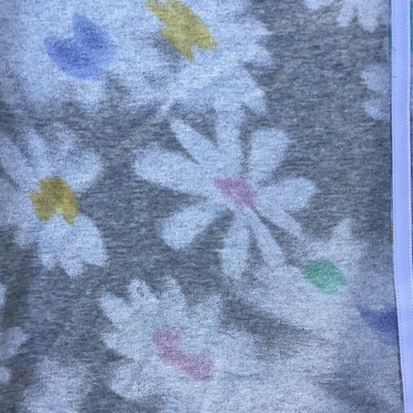 ADIDAS NWT GIRLS GREY HEATHER SWEATER PANTS DAISIES XL(16) - Picture 5 of 8